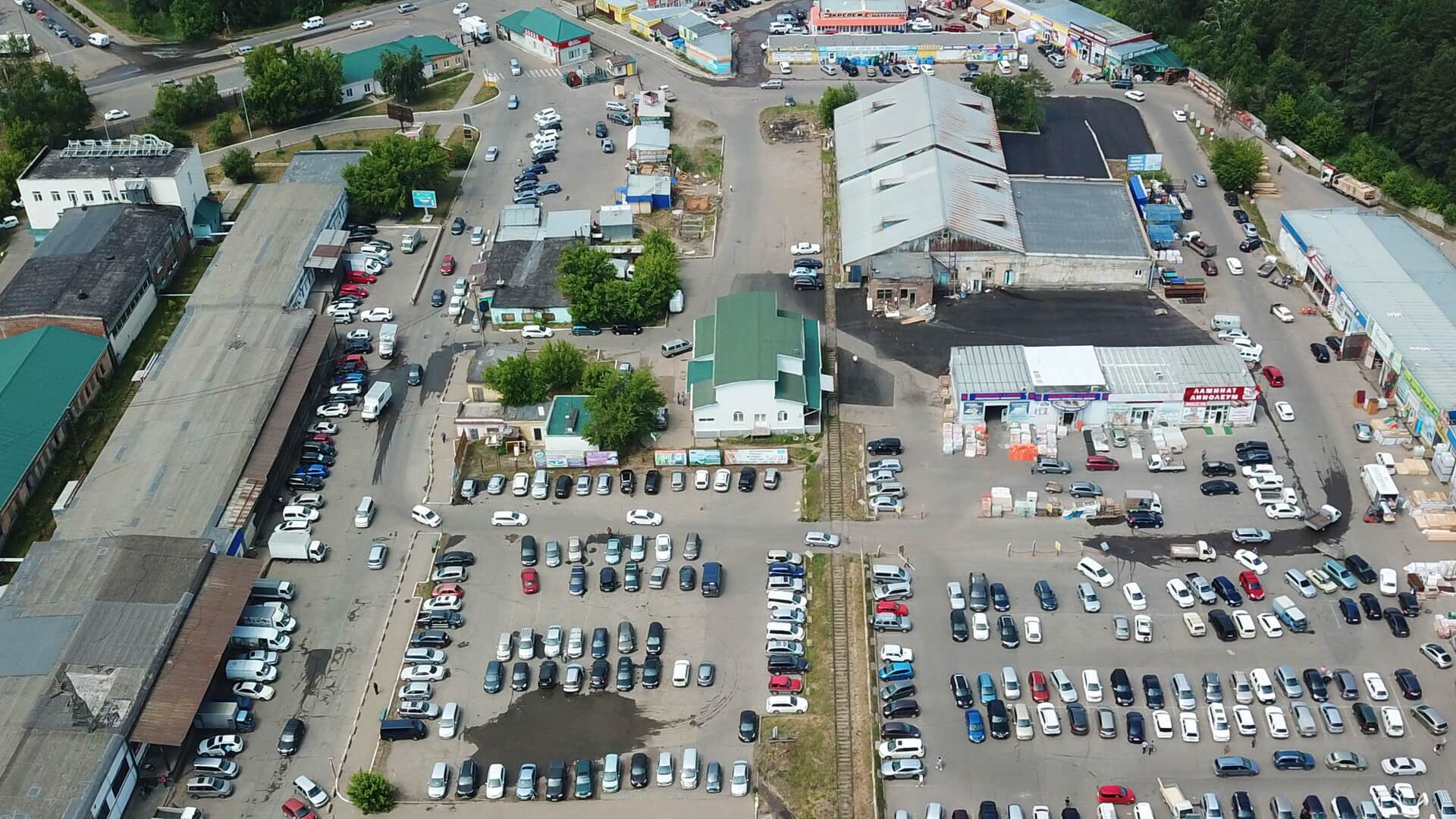 Торгово-логистическая база Сатурн Ангарск вид сверху на рынок и торговые центры