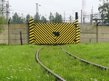 Железнодорожные ворота для подачи вагонов на территорию базы «Сатурн»