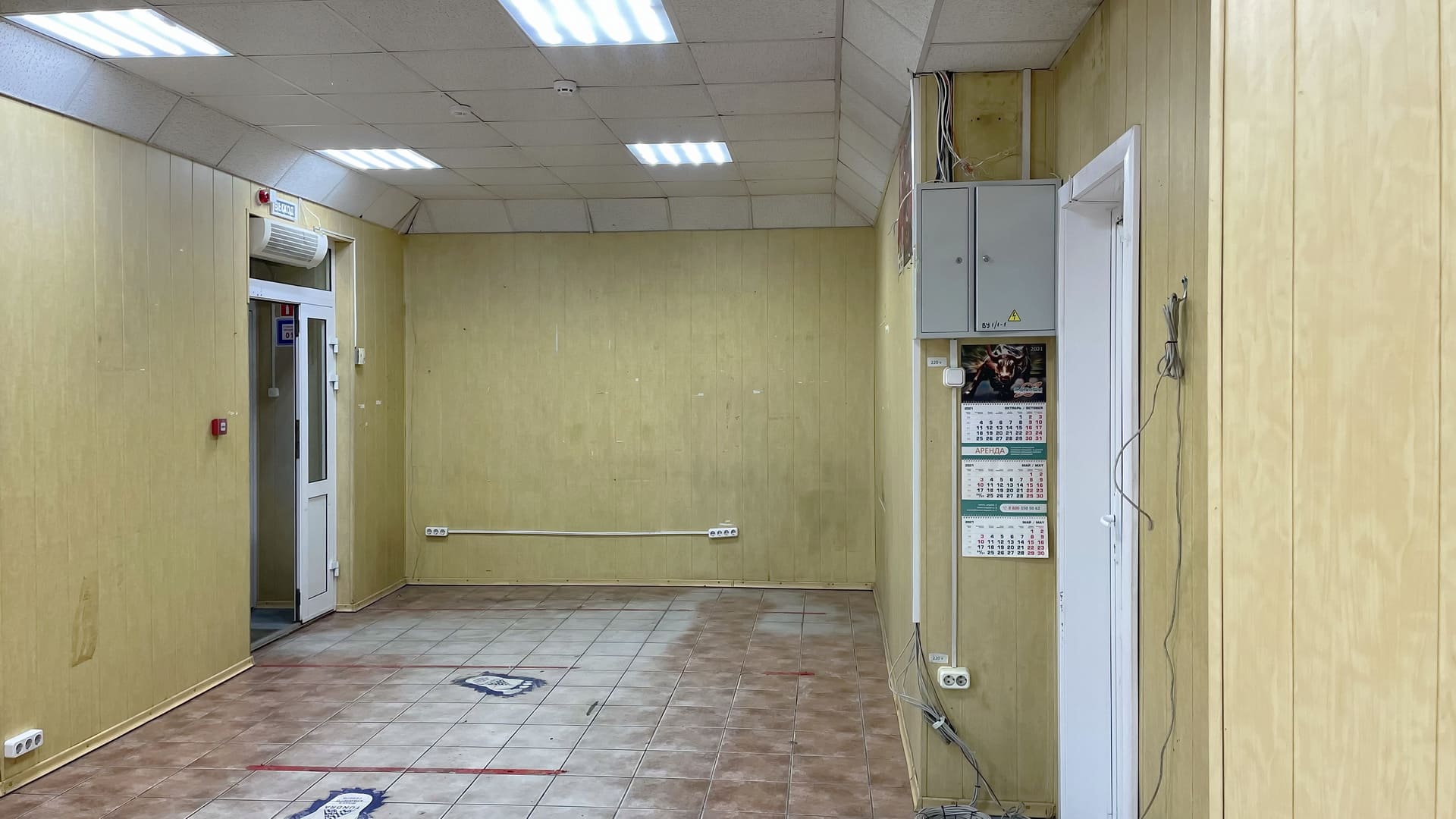 Аренда помещения под магазин в Ангарске для торговли алкогольными и разливными напитками площадью 68 кв. м. в формате минимаркета, с высокой проходимостью.