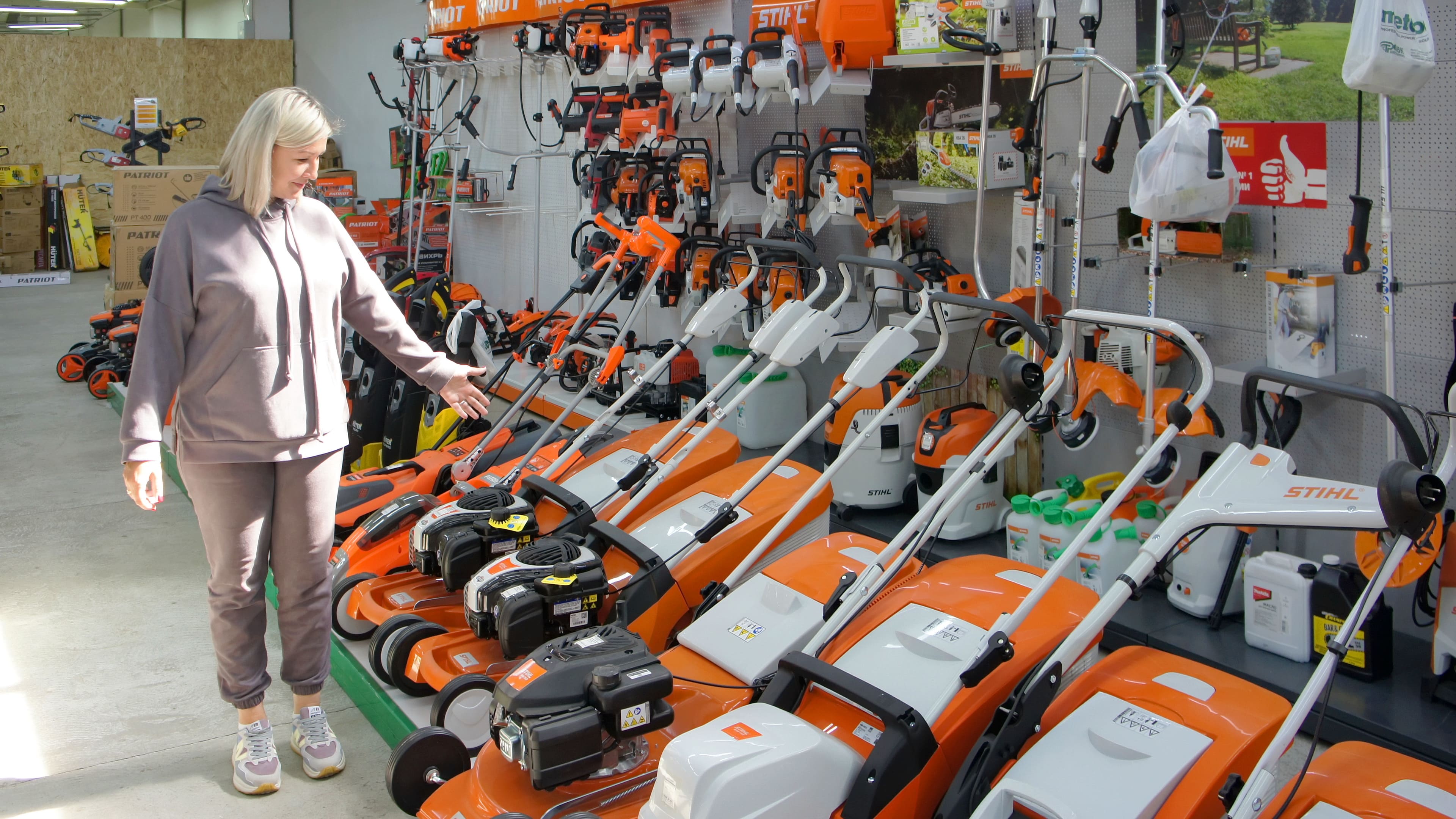 «АВК-Инструмент» – торговая сеть магазинов электро- и бензоинструмента, пневматического и компрессорного оборудования, садово-огородной техники и инвентаря в Ангарске.